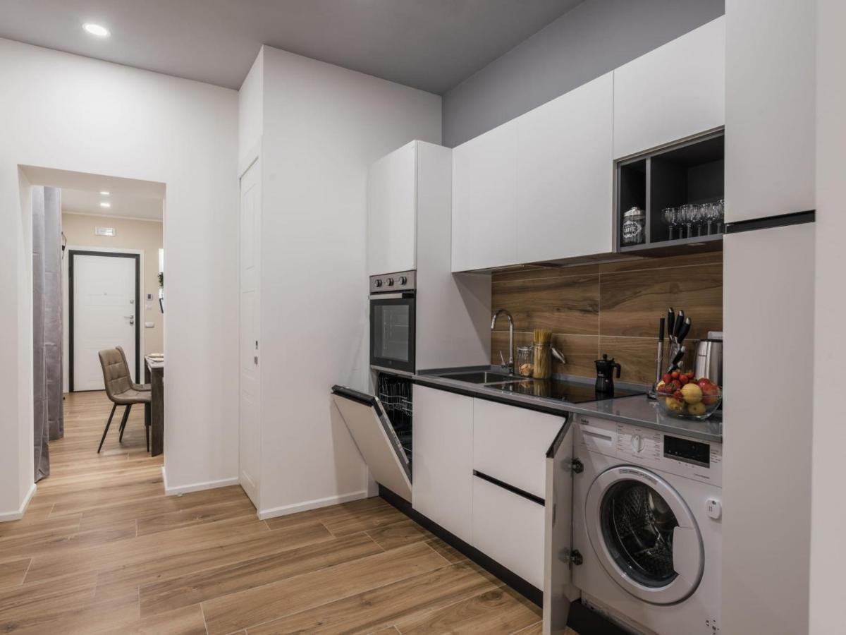 The Best Rent - Modern Three-Bedroom Apartment A Few Steps From The Colosseum Esterno foto