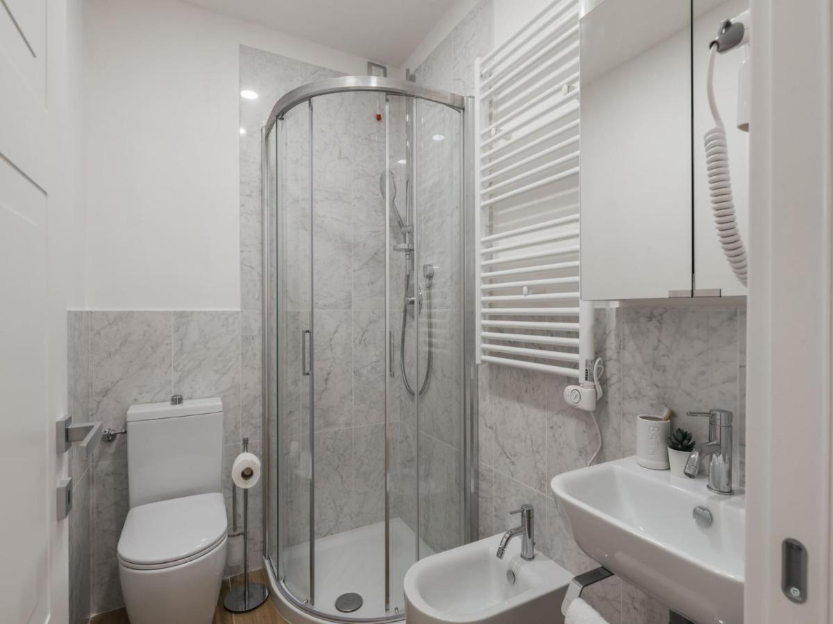 The Best Rent - Modern Three-Bedroom Apartment A Few Steps From The Colosseum Esterno foto