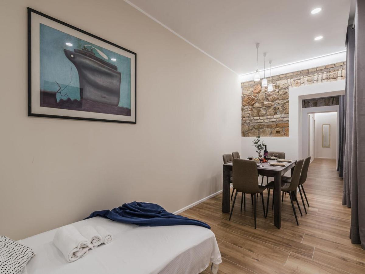 The Best Rent - Modern Three-Bedroom Apartment A Few Steps From The Colosseum Esterno foto