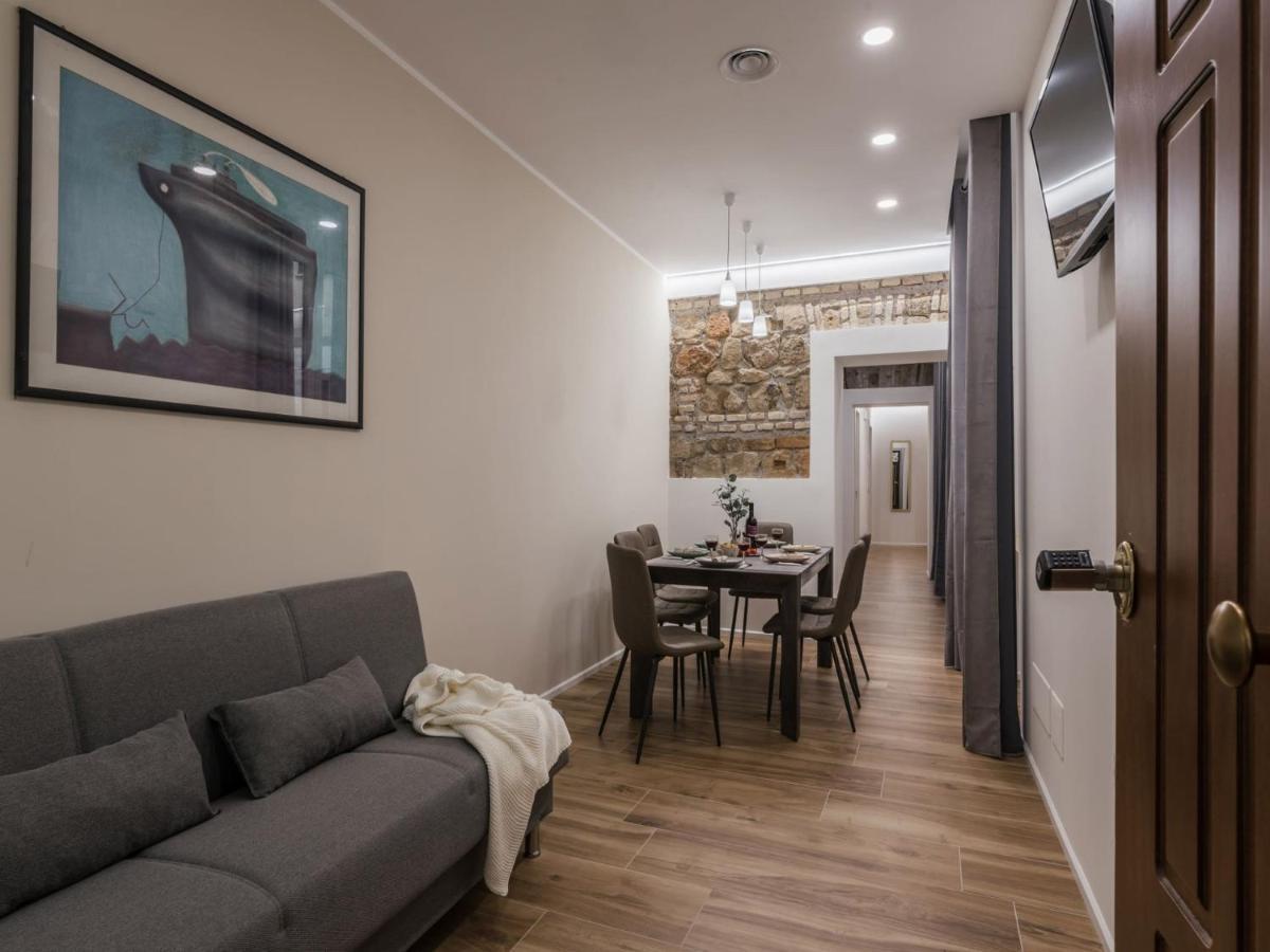 The Best Rent - Modern Three-Bedroom Apartment A Few Steps From The Colosseum Esterno foto
